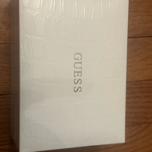 Guess watch set. Genuine leather straps - Picture 3 of 3